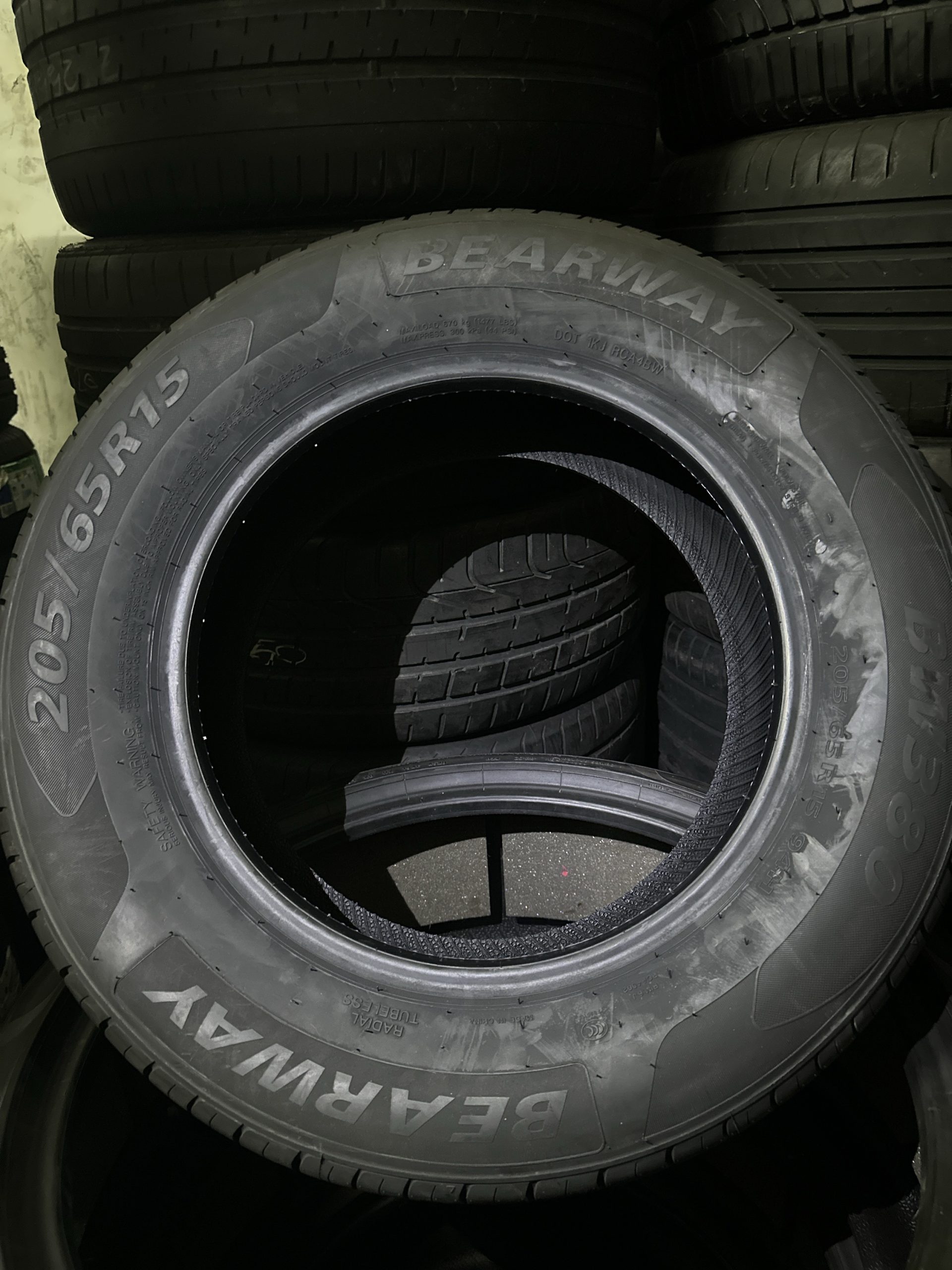 New Tyre 205/65R15 BEARWAY BW380 94H Year 2024 - Image 2